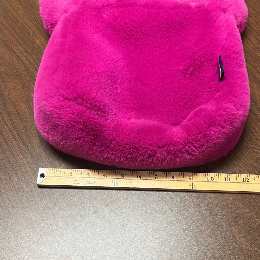 UNIF Faye bag in hot pink faux fur - Picture 11 of 11